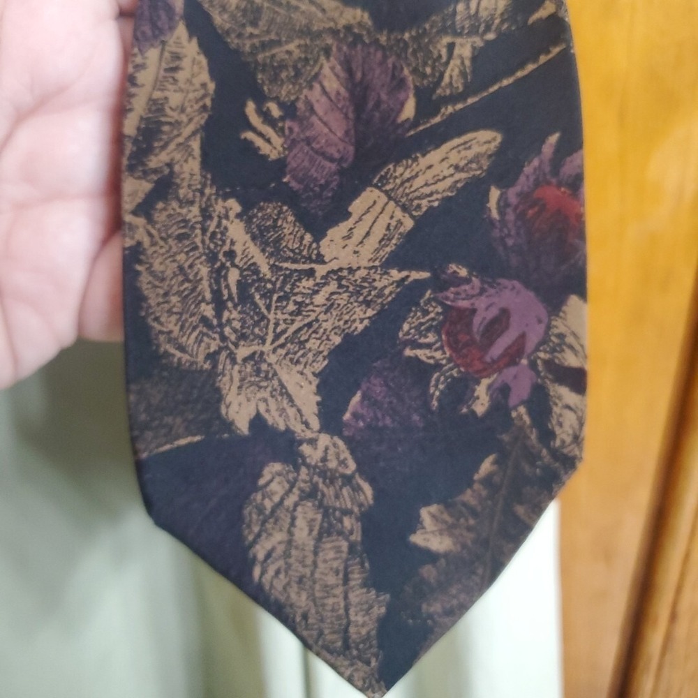 Eddie Bauer OS Necktie Mens Brown Purple Silk Botanical Leaf Vintage Neckwear